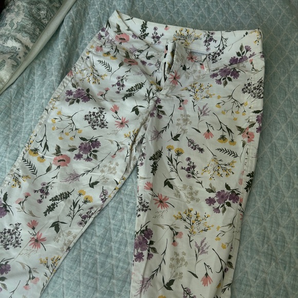 Rare old navy floral chinos - Picture 1 of 3